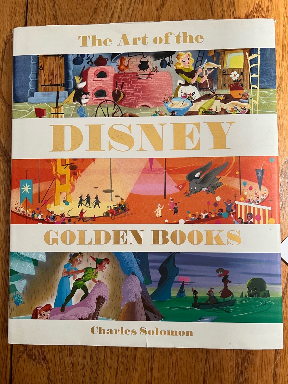 The Art Of Disney Golden Books,Small tear on the bottom front cover.See last pic